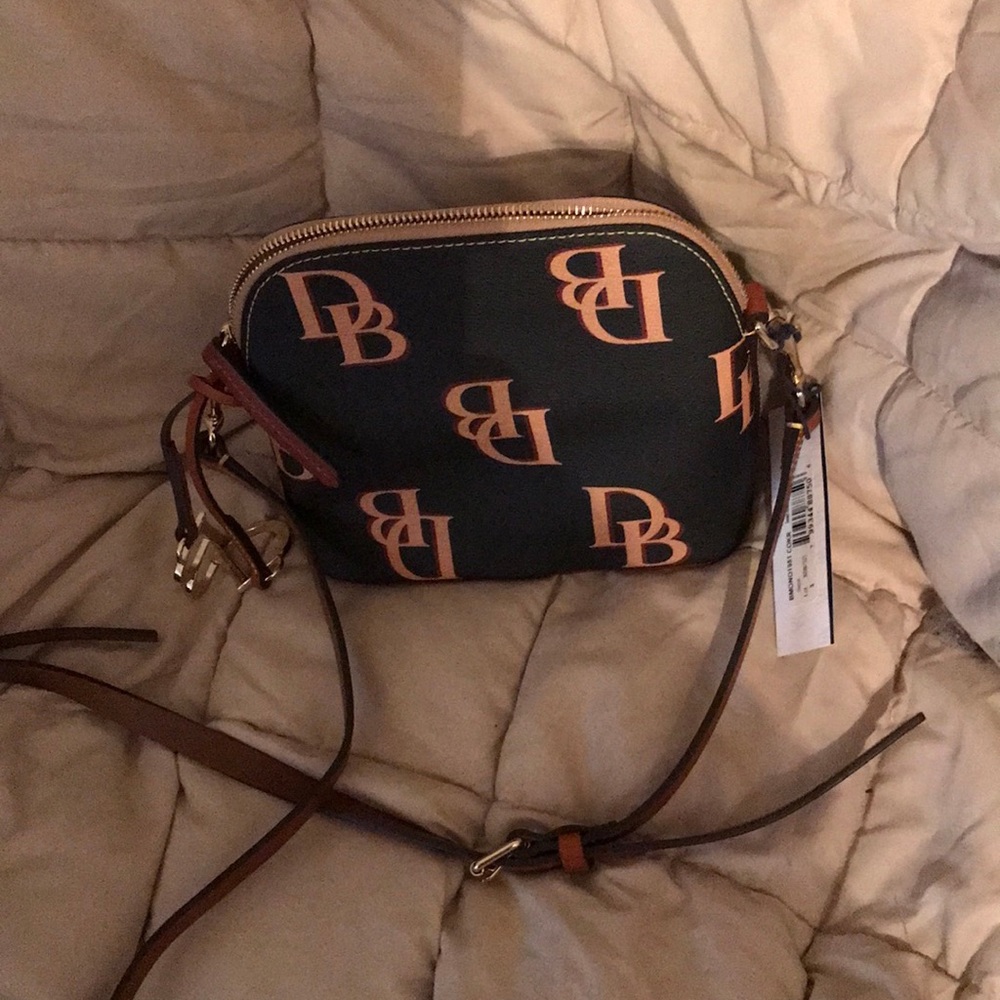 Dooney & Bourke small crossbody